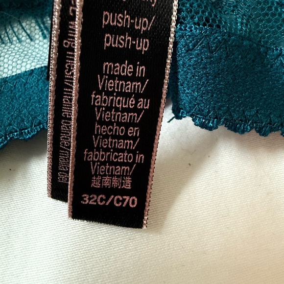 Victoria's Secret Ocean Blue Longline Push-Up Bra with Underwire Support - Picture 5 of 6